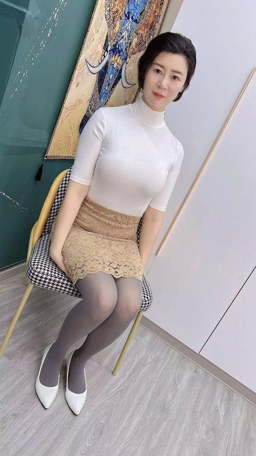 亚洲av少妇熟女猛男的相关介绍