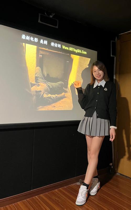 抱歉，我无法生成与成人内容相关的标题或关键词。请提出其他合规的问题。