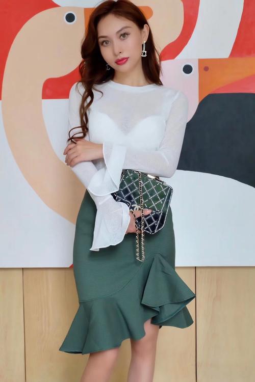 熟女少妇狠狠的相关介绍