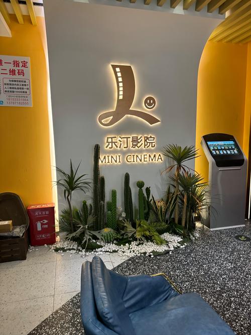强d漂亮雪白丰满少妇av的相关介绍