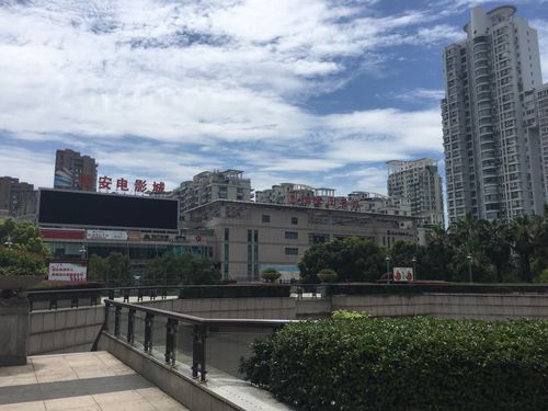 午夜影视18禁在线免费看的相关介绍