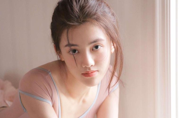 美女老师让我爽的视频的相关介绍
