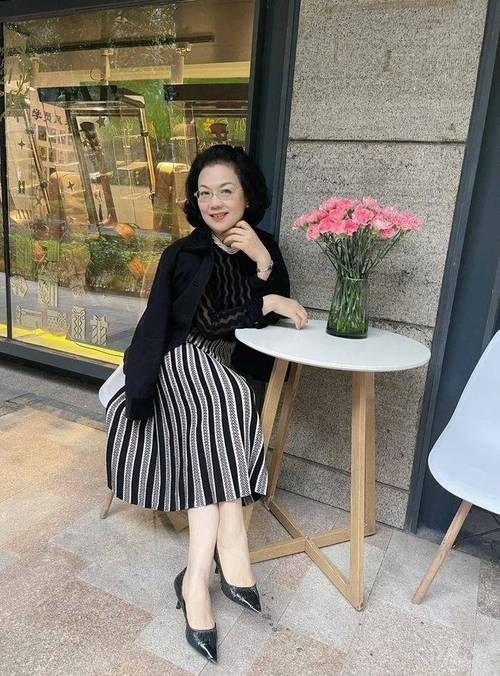 少妇网av的相关介绍