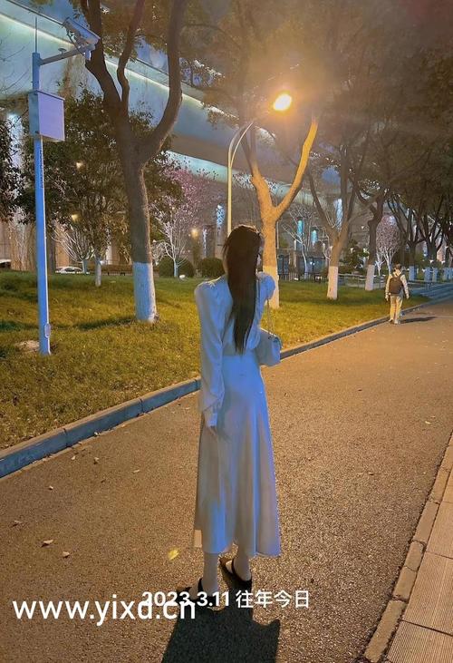 女生下体有黄黄的分泌物的相关介绍