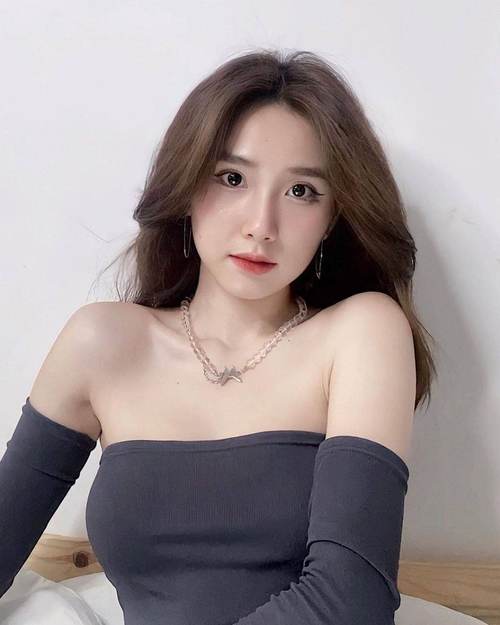 女人18免费av毛片的相关介绍