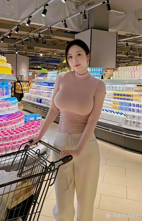 人妻少妇综合在线的相关介绍