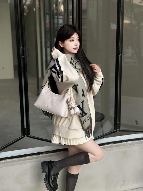 亚洲闷骚少妇av影院的相关介绍