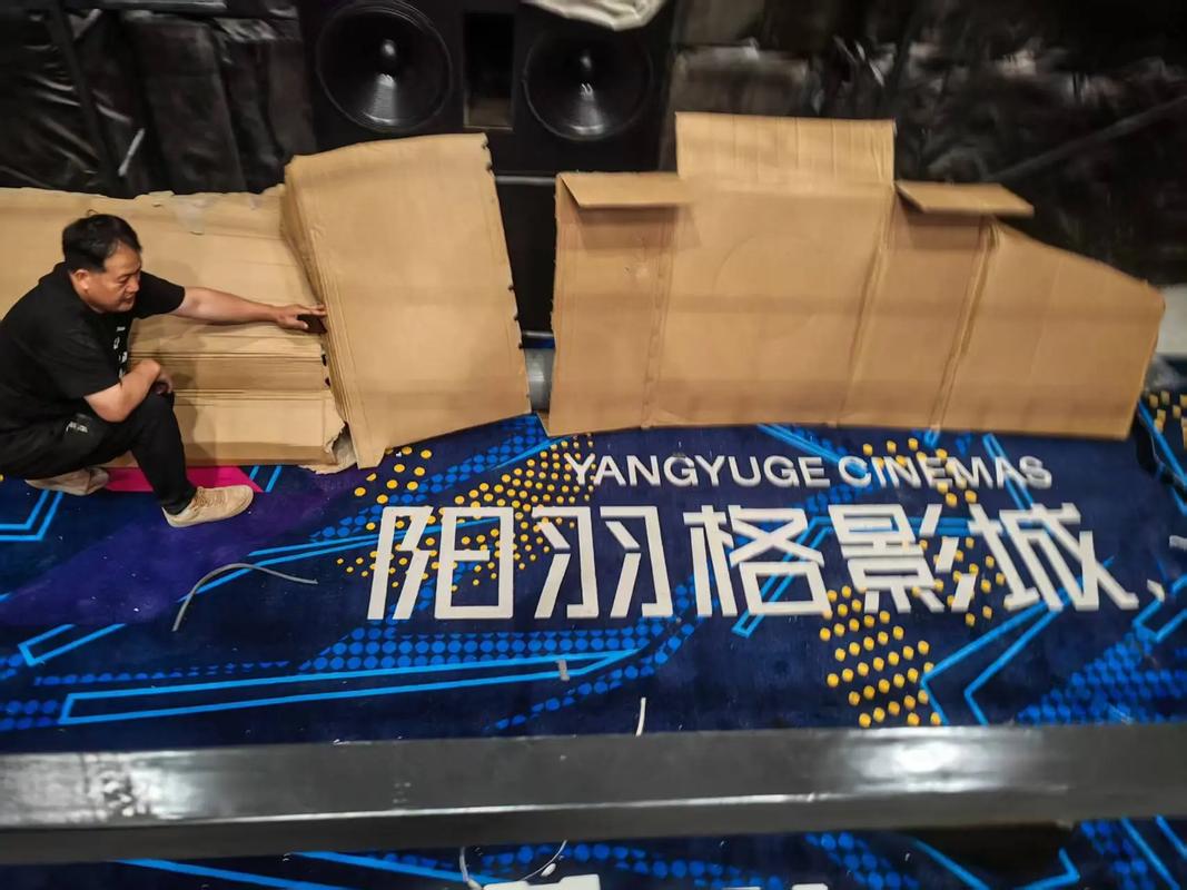 精品少妇人妻av一区二区v8的相关介绍