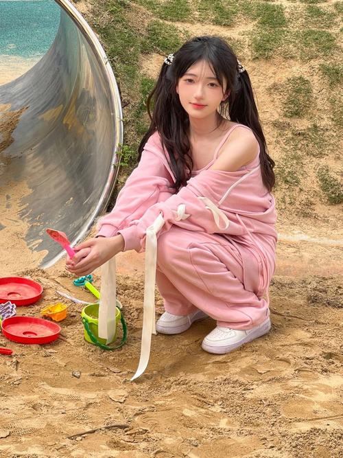 小莉影院的相关介绍