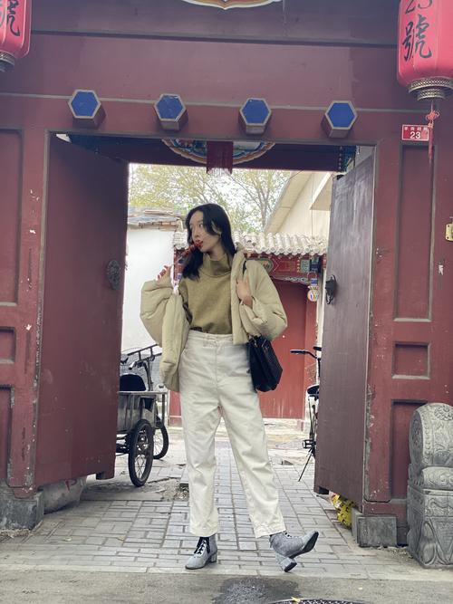 美女老师被我操视频的相关介绍