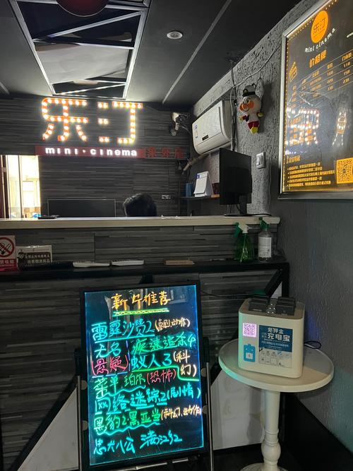 一边吻一边摸一边爽一边叫床的相关介绍